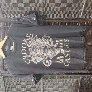🍄6/36🍄 crooks n castles tshirt